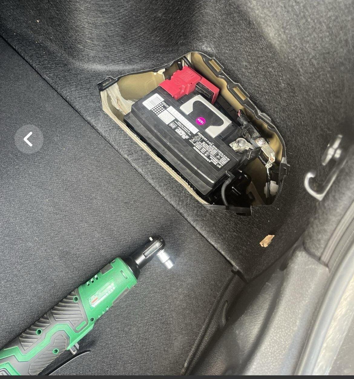 Mobile battery replacement roadside service