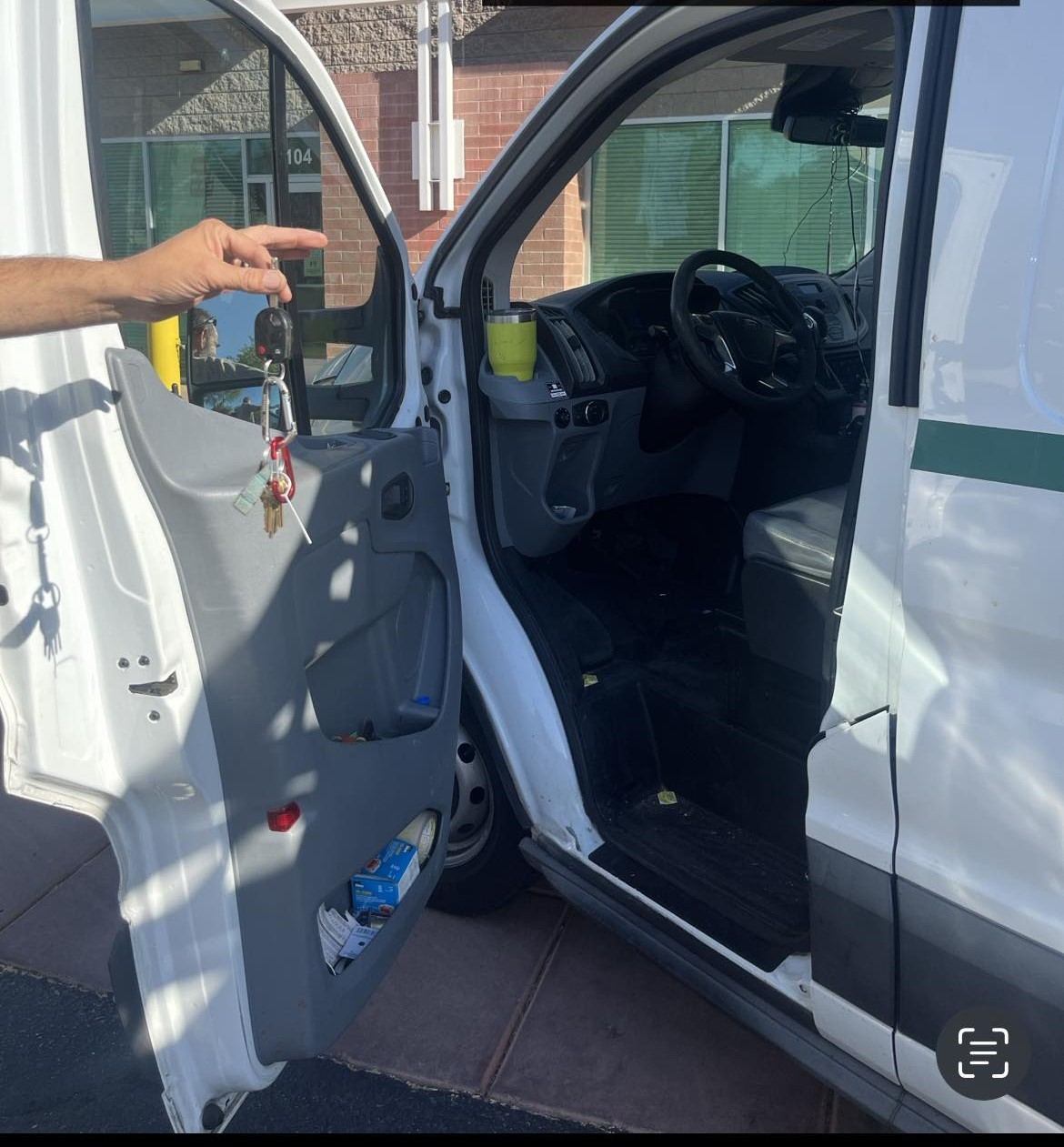 Vehicle lockout roadside assistance service